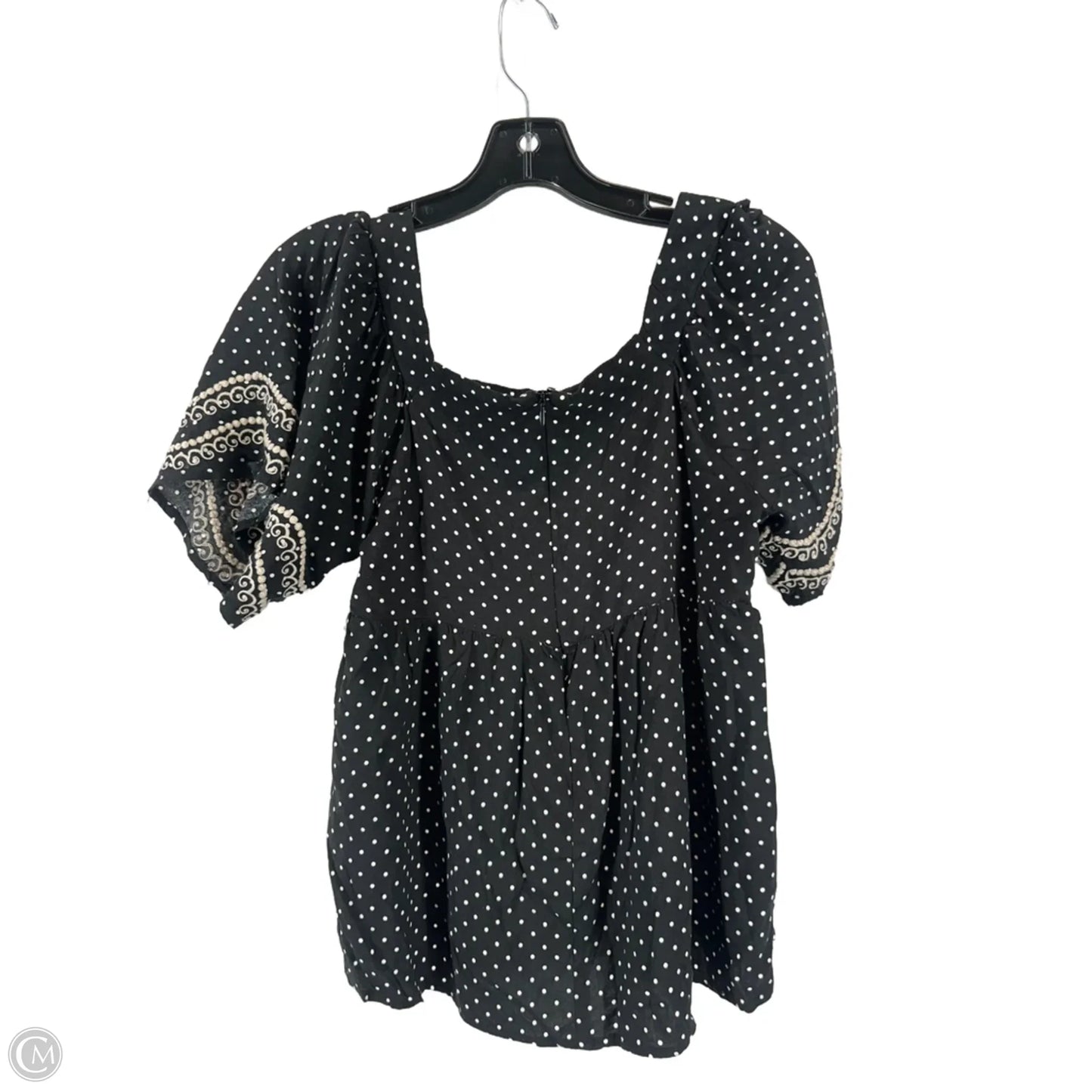 Top Short Sleeve By Clothes Mentor In Polkadot Pattern, Size: M