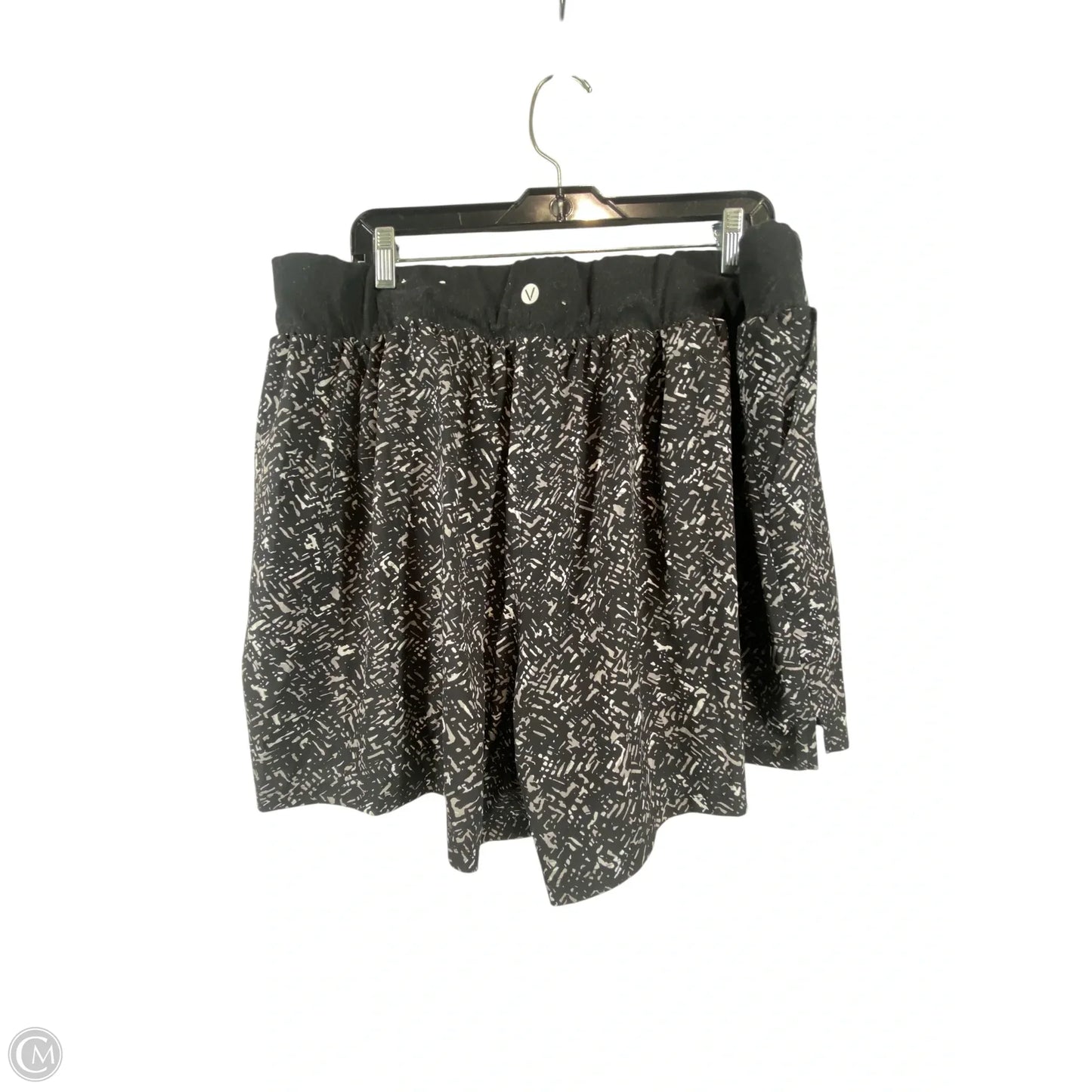 Athletic Shorts By Livi Active In Black, Size: 22