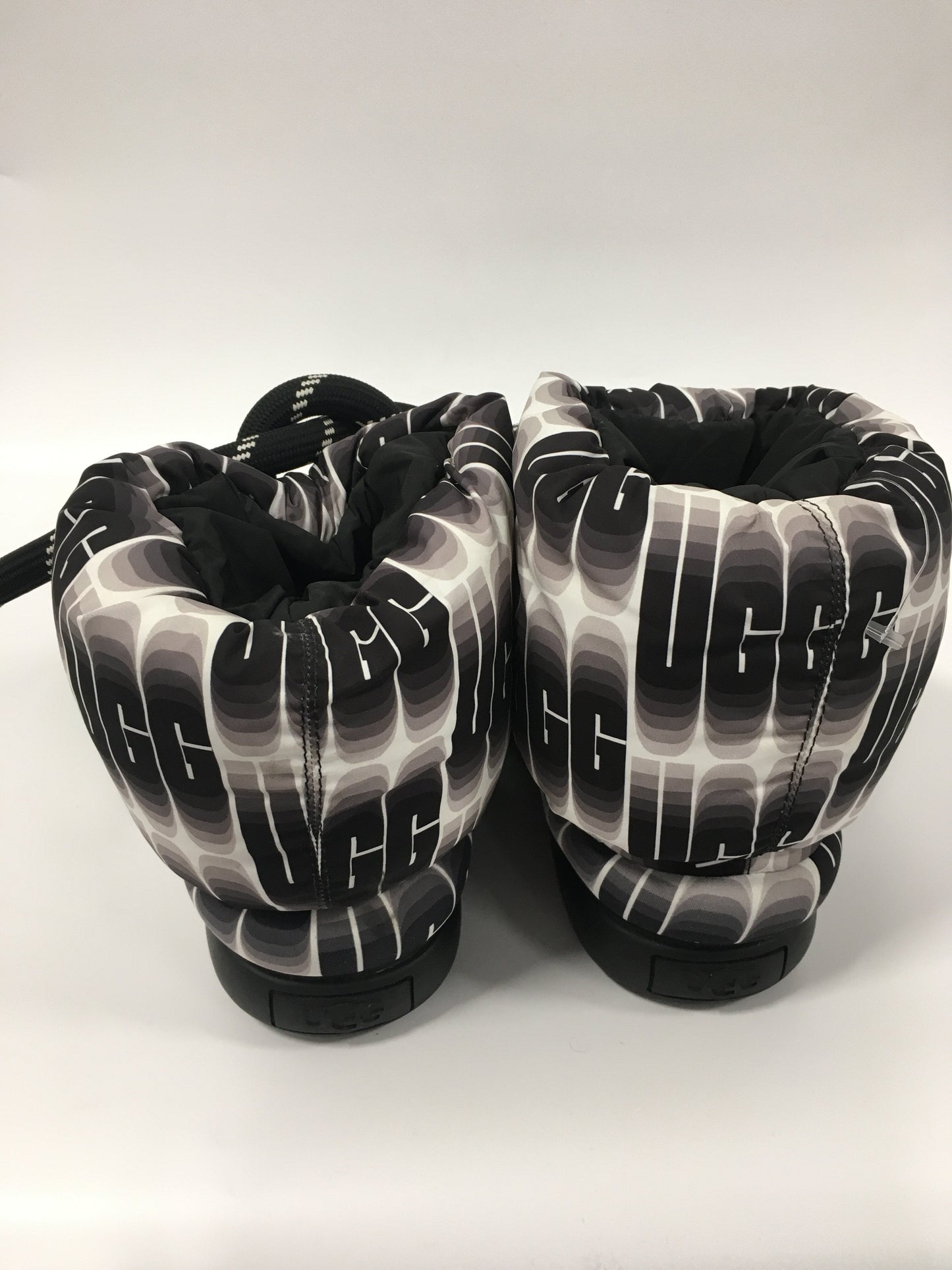 Boots Designer By Ugg Size: 7