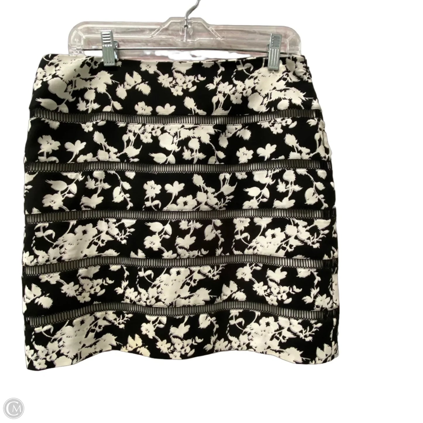 Skirt Mini & Short By White House Black Market In Black & White, Size: 8p