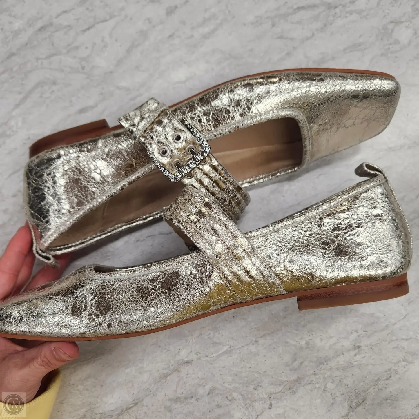 Shoes Flats By Dolce Vita In Gold, Size: 10