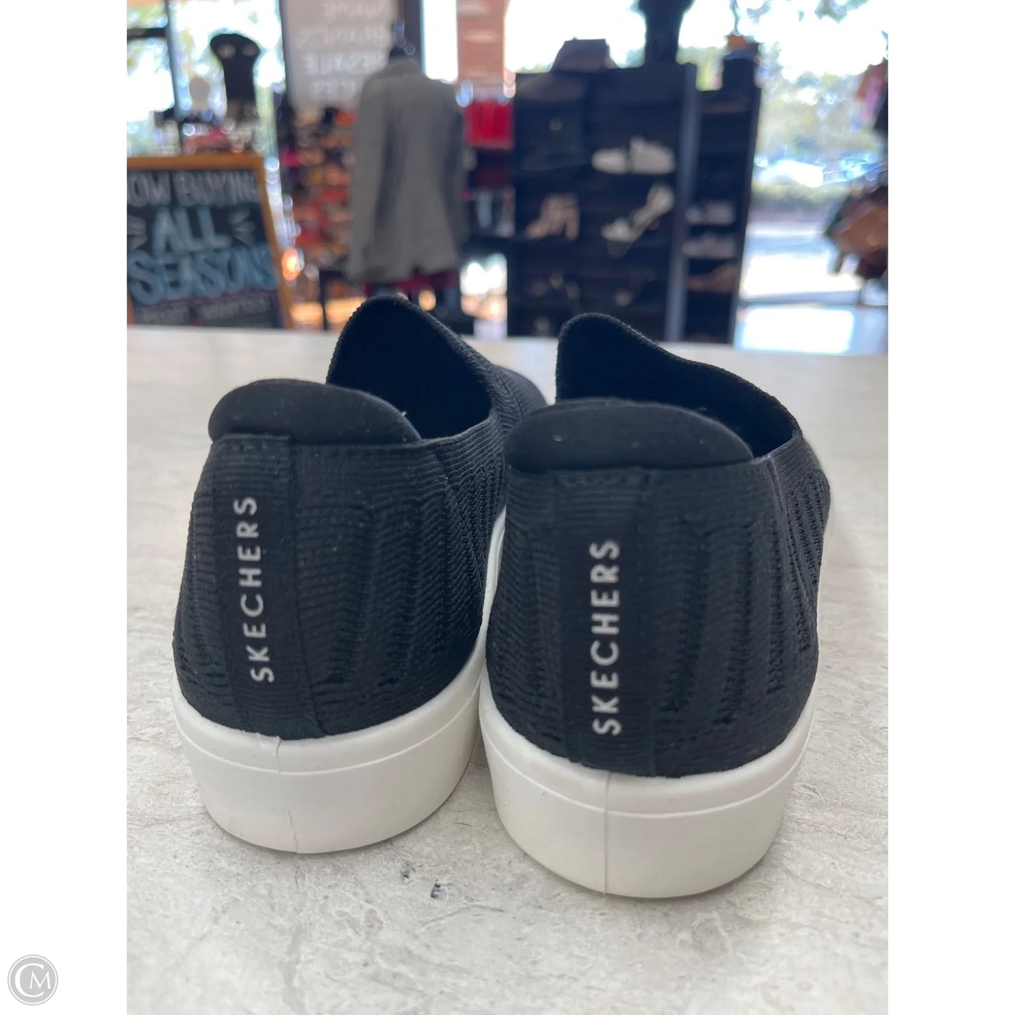 Shoes Flats By Skechers In Black, Size: 6.5