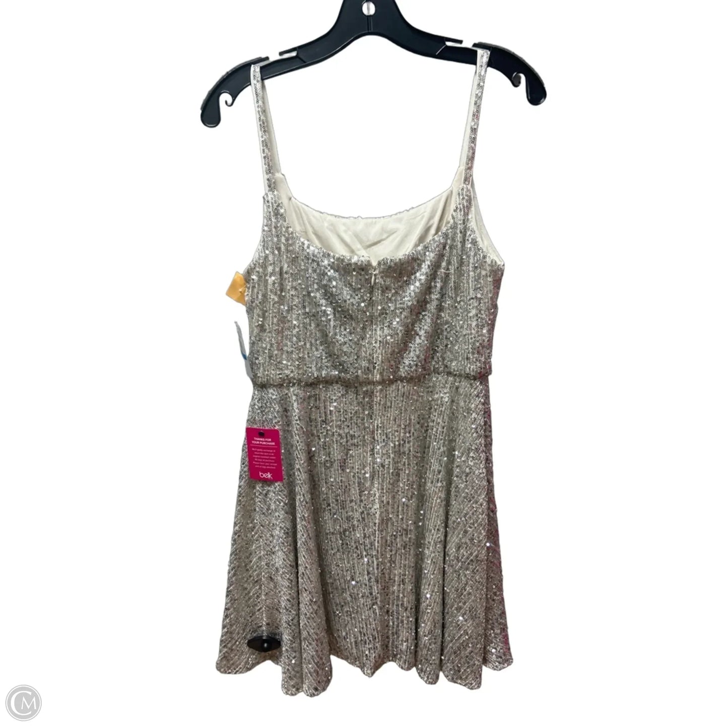 Dress Casual Short By Clothes Mentor In Silver & Tan, Size: M