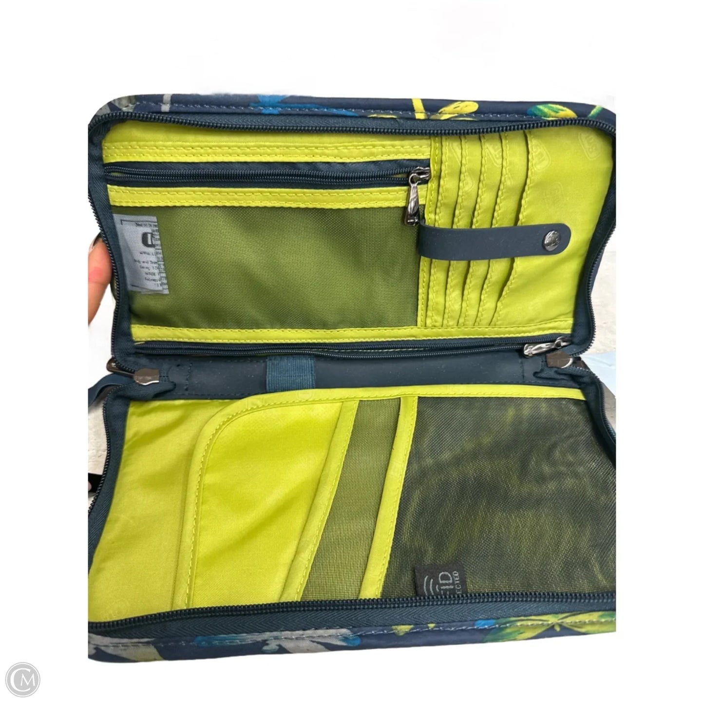 Wristlet By Lug, Size: Large