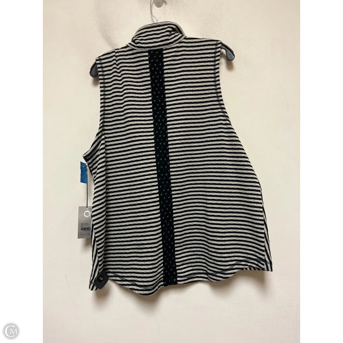 Top Sleeveless By Habitat In Striped Pattern, Size: L