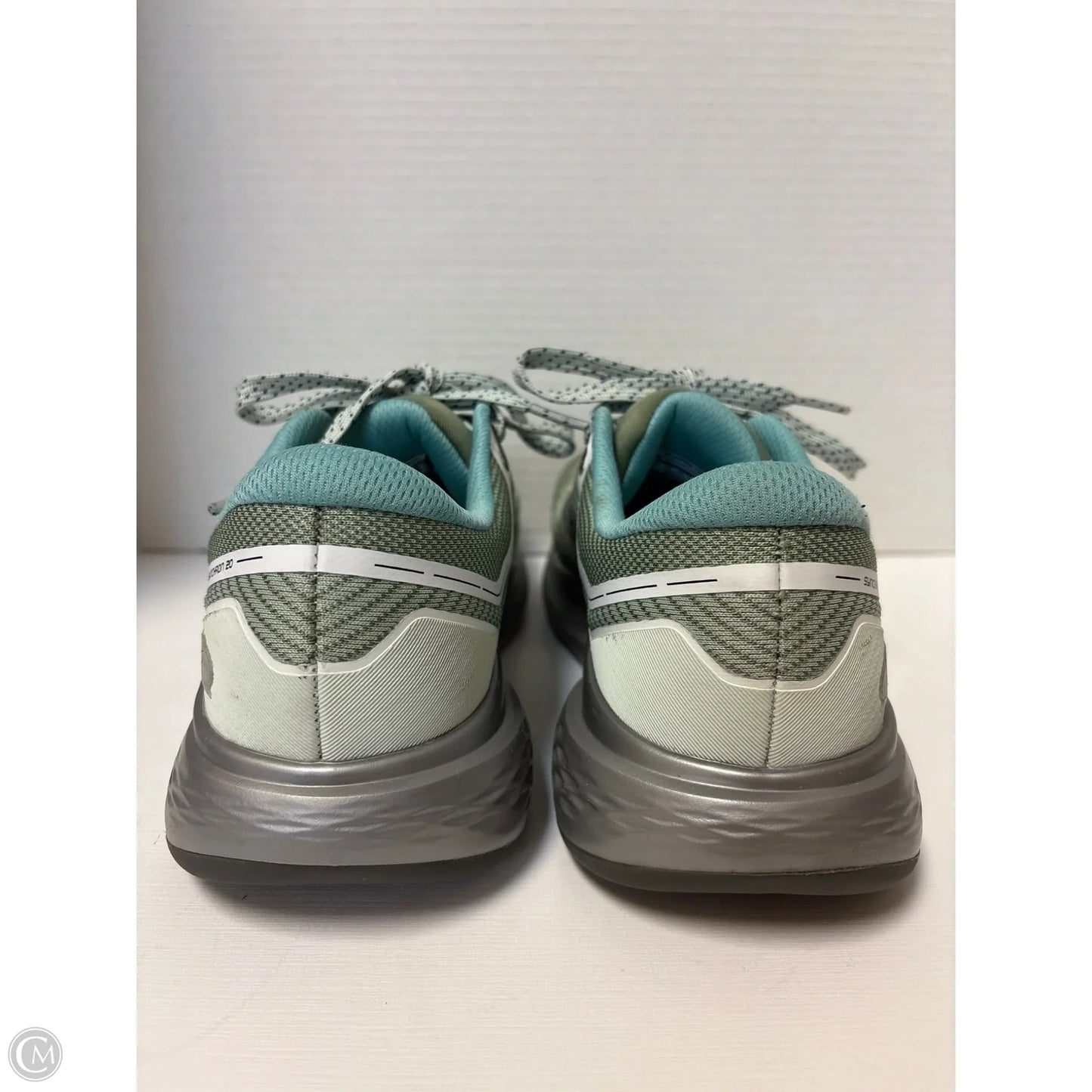 Shoes Athletic By Clothes Mentor In Green, Size: 9.5