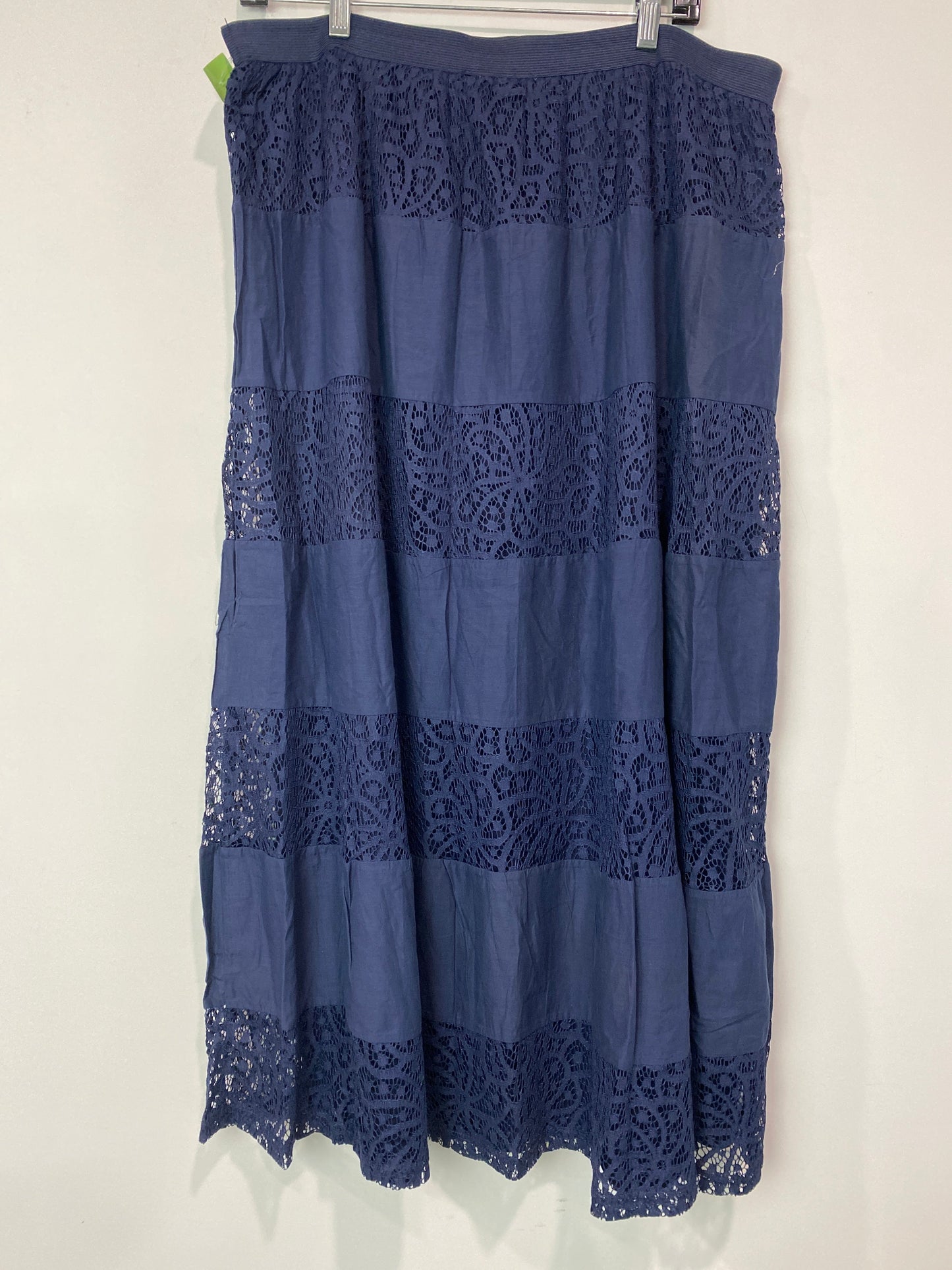 Skirt Maxi By Clothes Mentor Size: 18