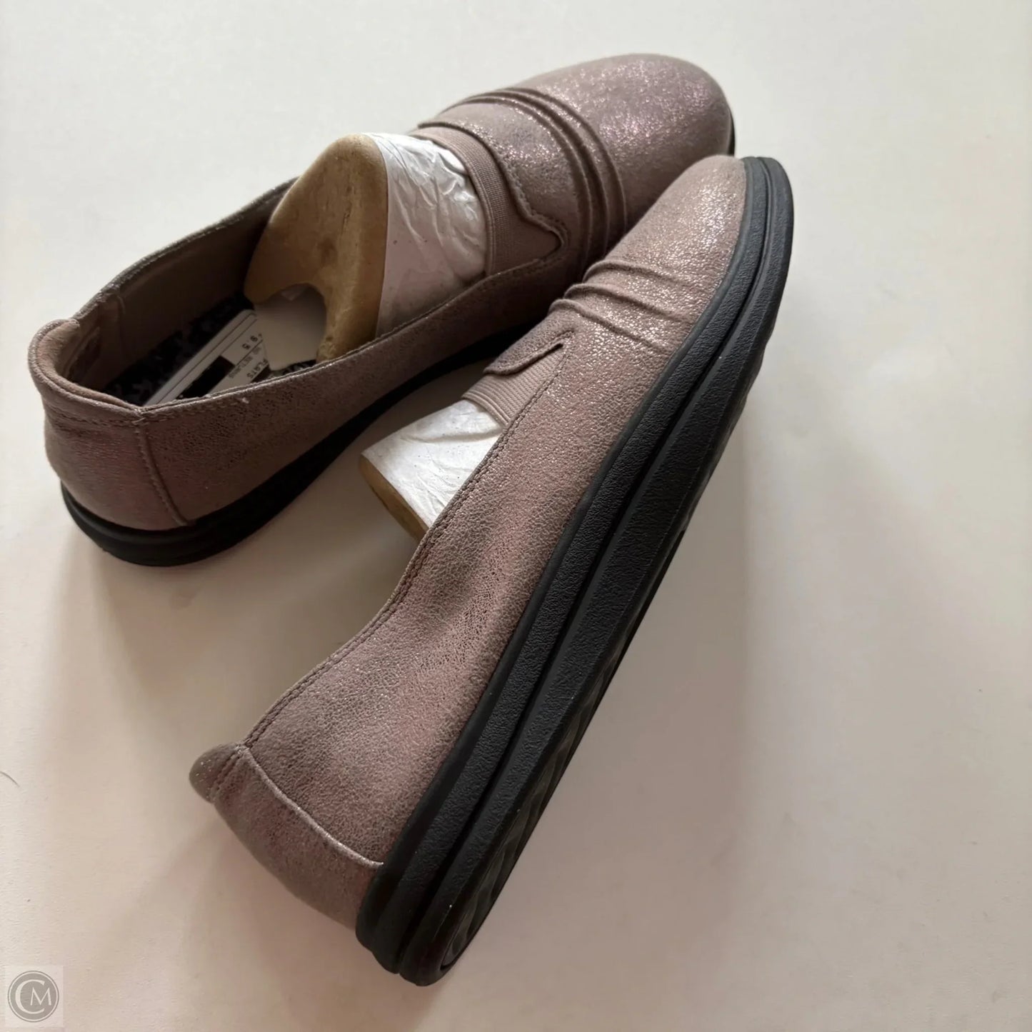 Shoes Flats By Clarks In Gold, Size: 9.5