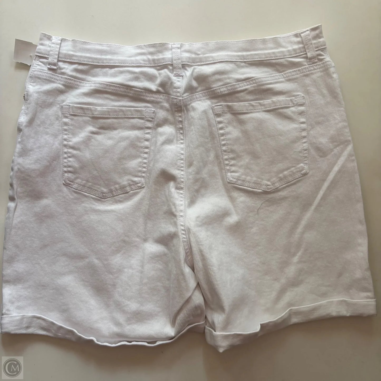 Shorts By Gloria Vanderbilt In White, Size: 16