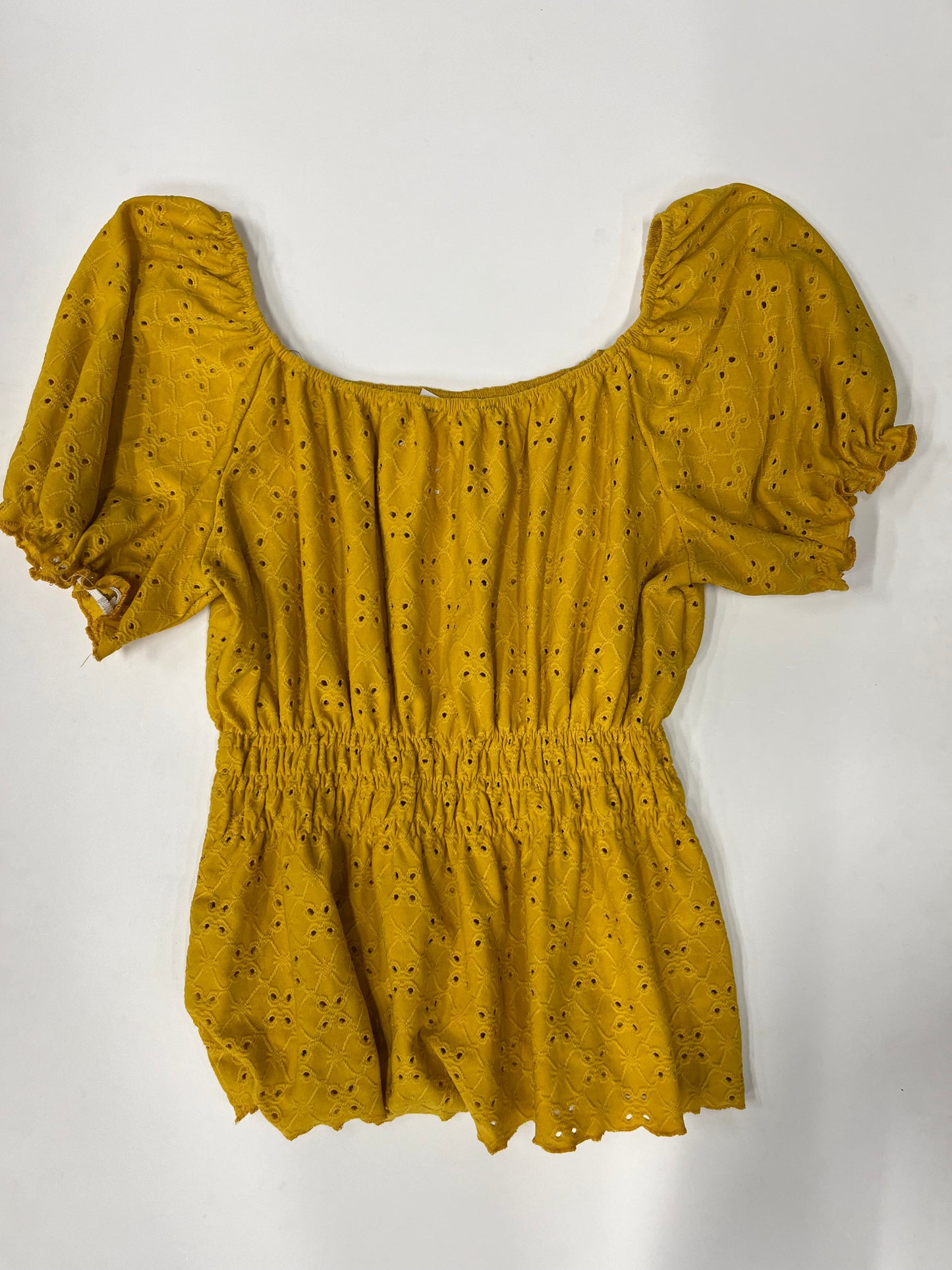 Blouse Short Sleeve By Lavish Size: M