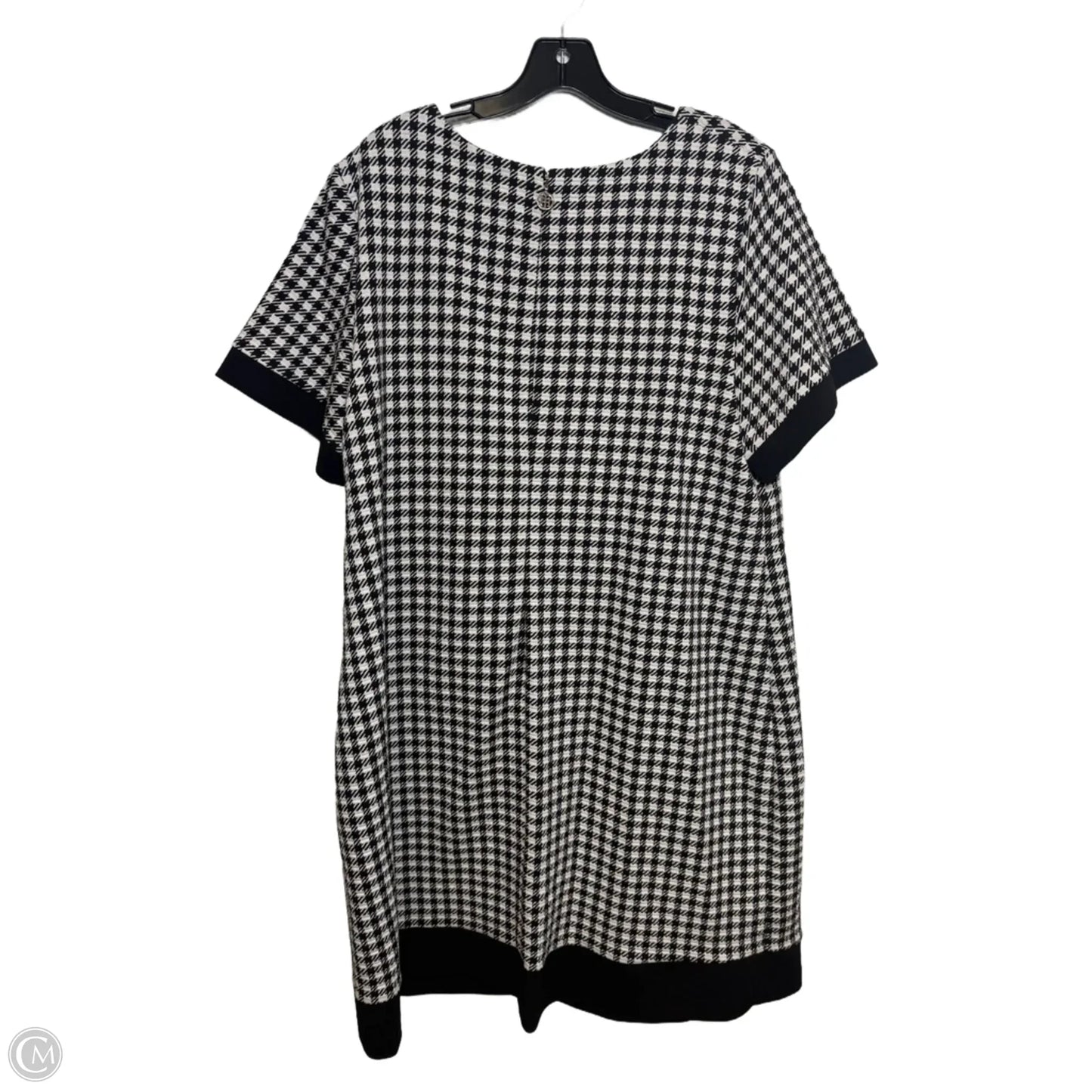 Dress Casual Short By Tommy Hilfiger In Black & White, Size: 18
