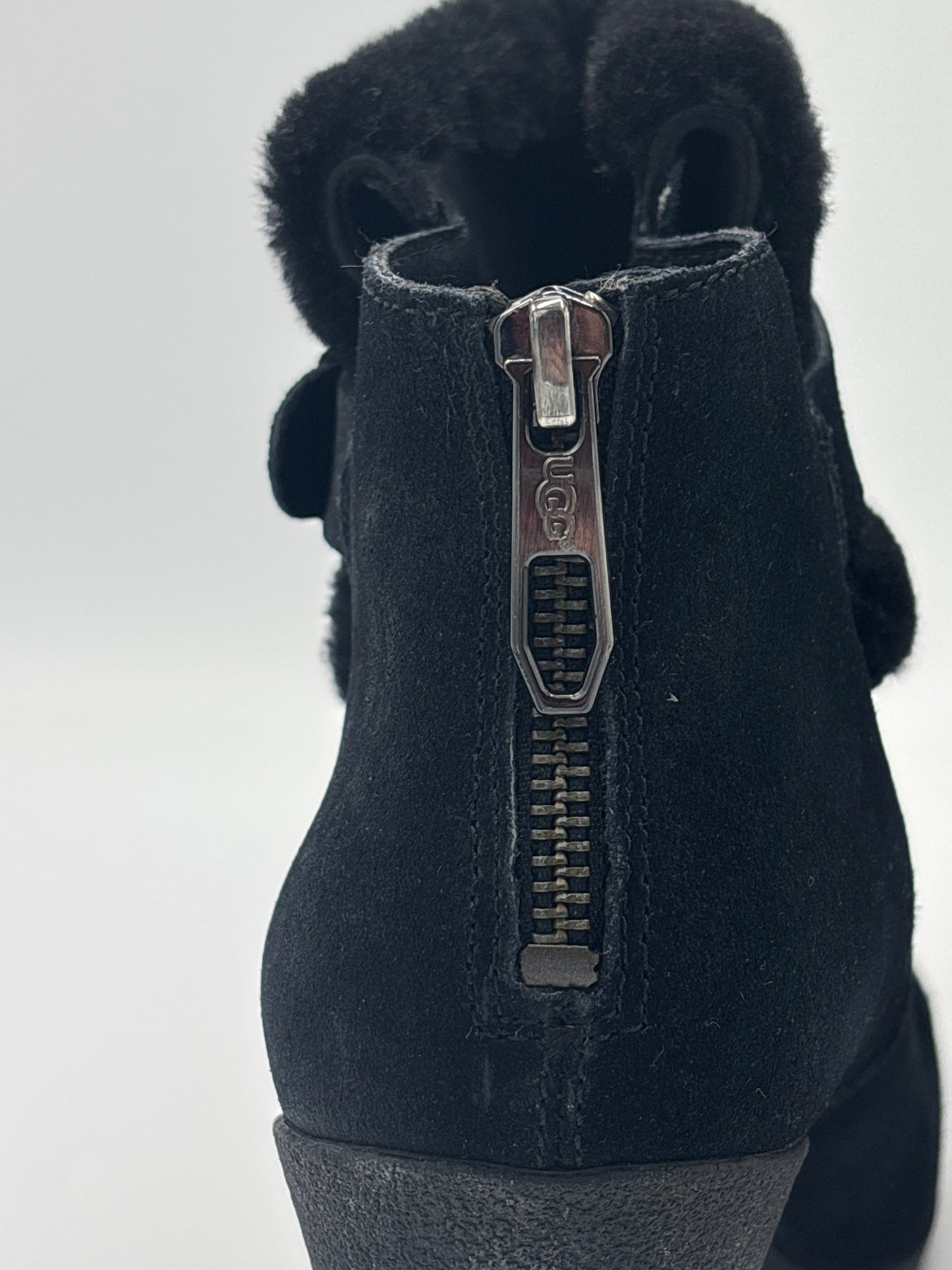 Boots Designer By UGG In Black, Size: 10