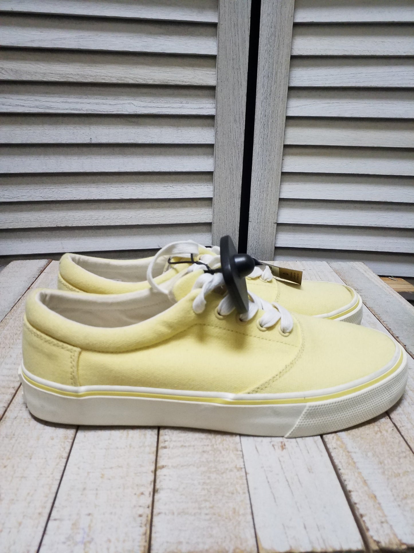 Shoes Sneakers By Toms Size: 7.5