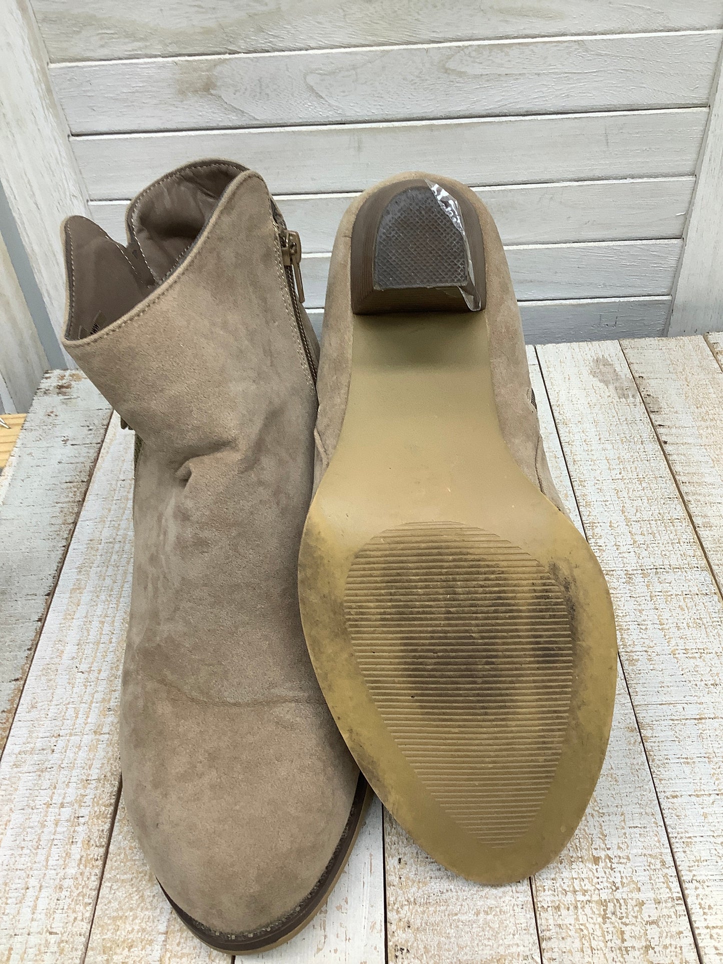 Boots Ankle Heels By Shoedazzle Size: 9