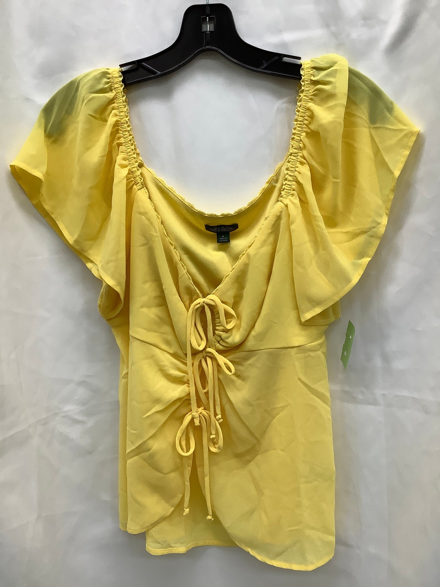 Top Short Sleeve Basic By Wild Fable Size: M