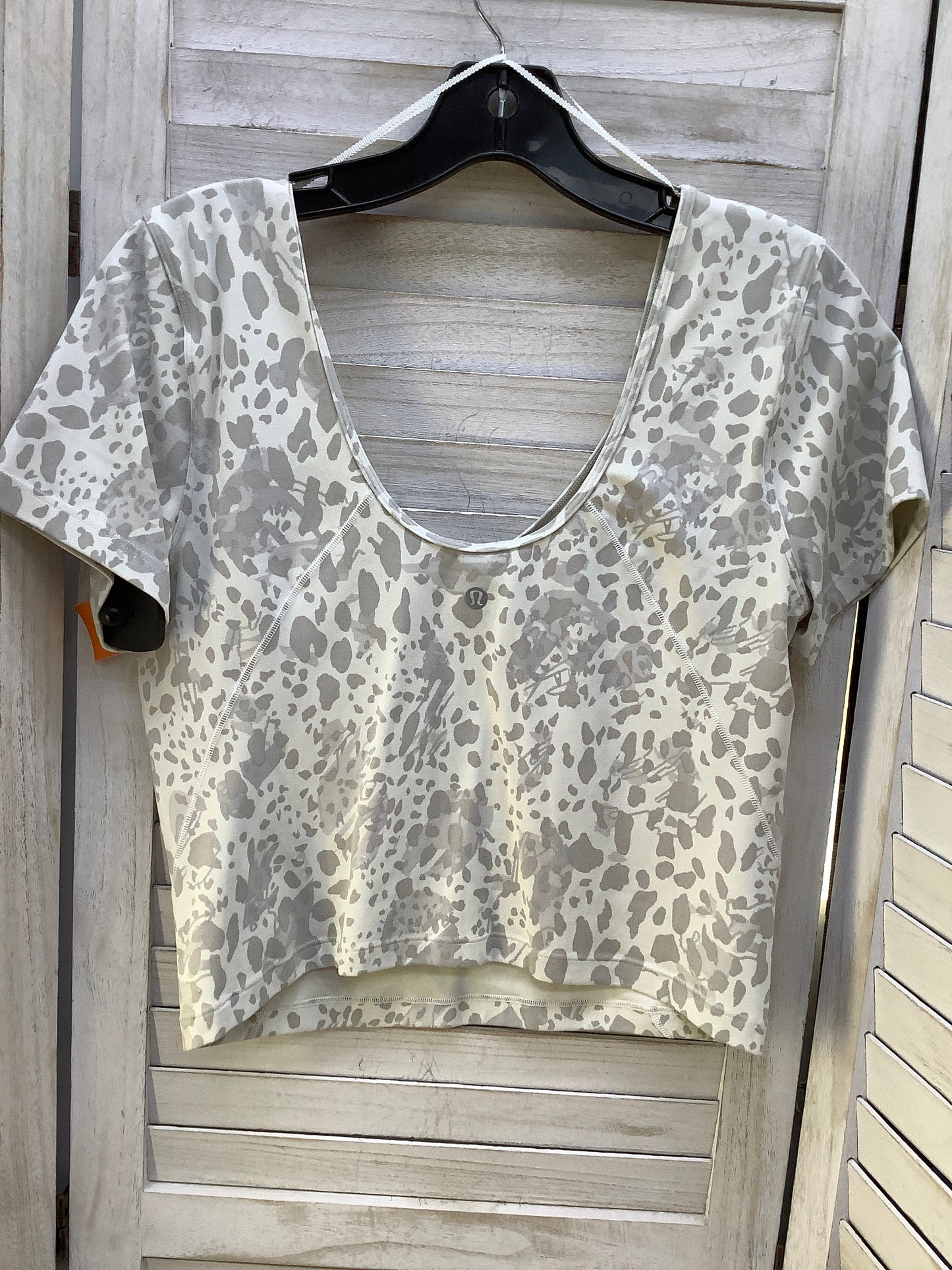 Athletic Top Short Sleeve By Lululemon Size: 10