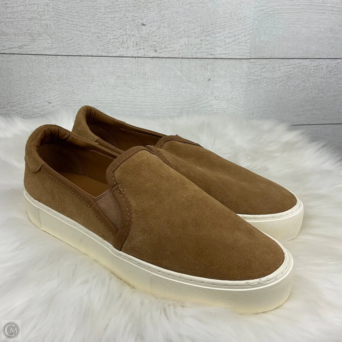 Shoes Designer By Ugg In Beige, Size: 9.5