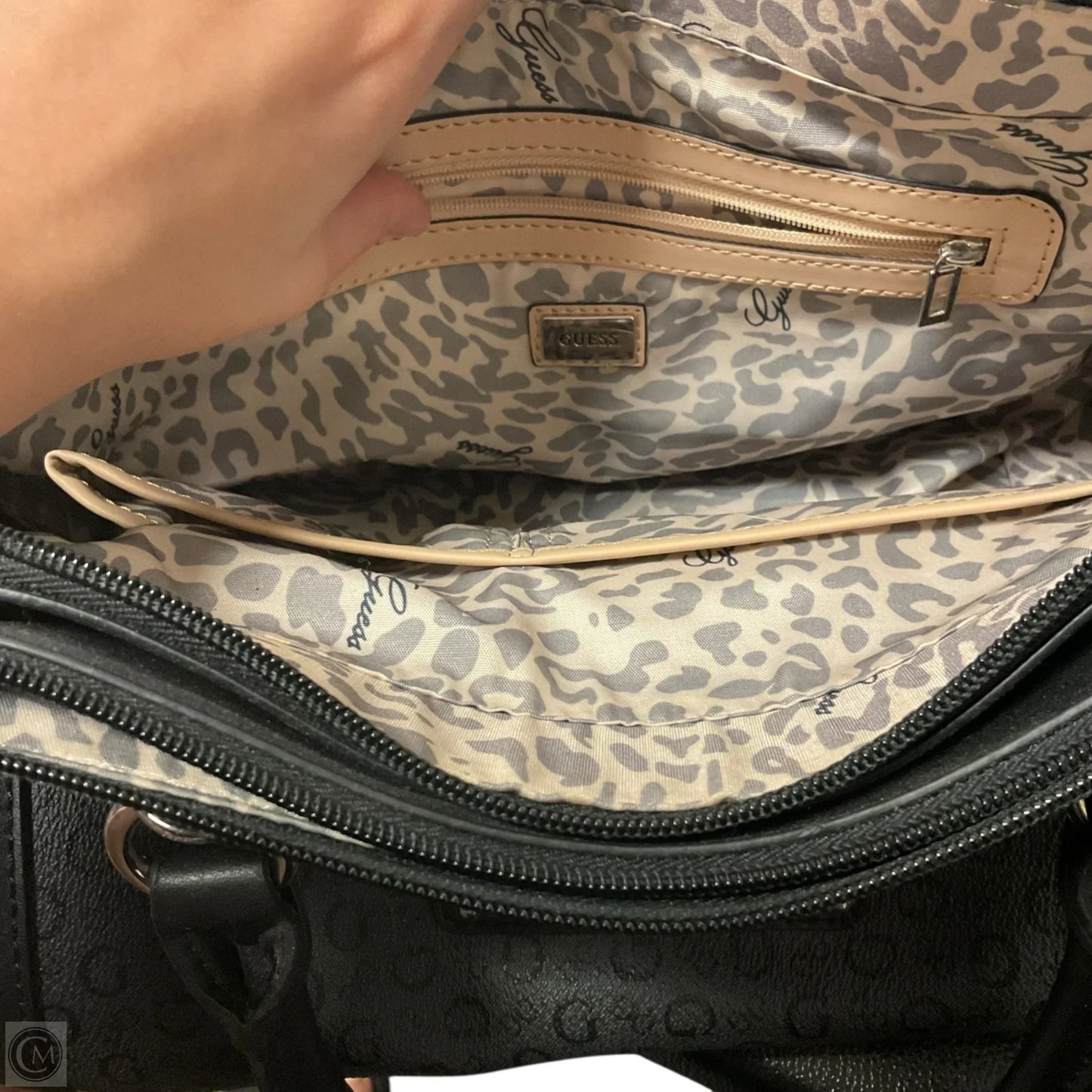 Handbag By Guess, Size: Medium