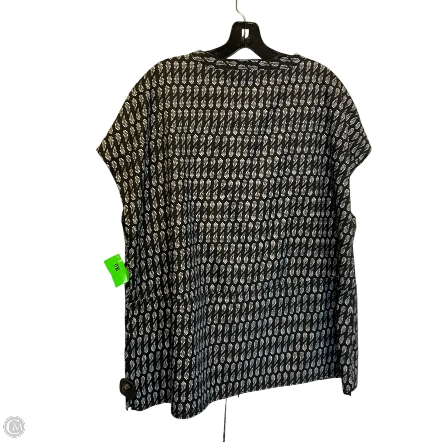 Top Short Sleeve By Cato In Black, Size: 2x