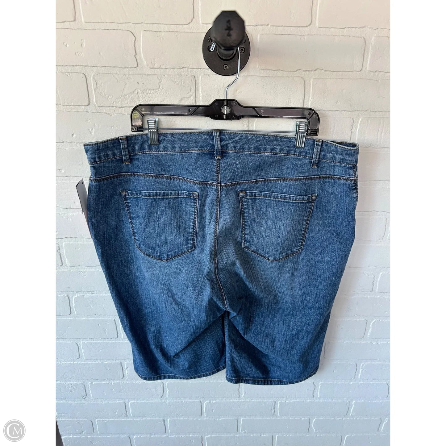 Shorts By Gloria Vanderbilt In Blue Denim, Size: 16