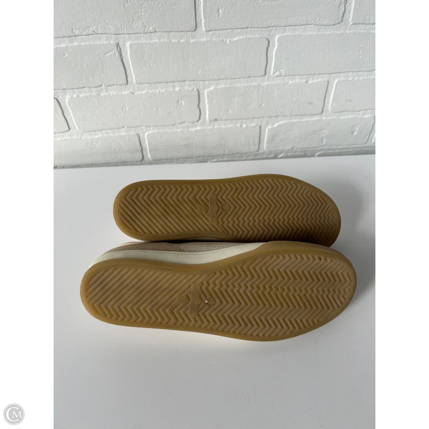 Shoes Sneakers By Rothys In Tan, Size: 8