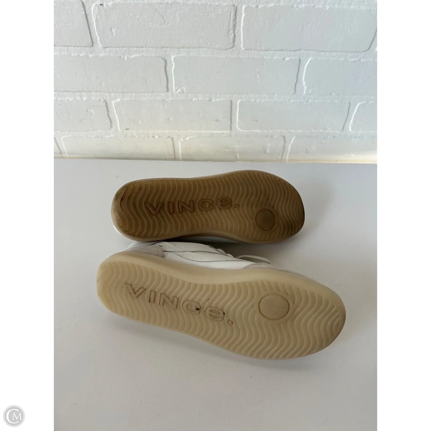 Shoes Sneakers By Vince In Tan & White, Size: 8