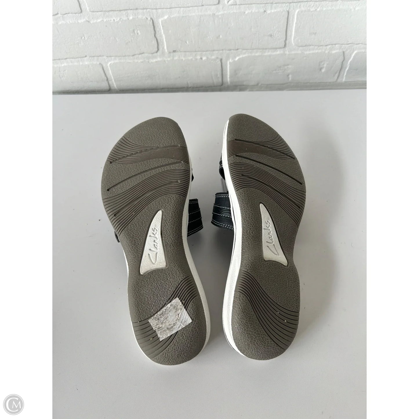 Sandals Flats By Clarks In Black & Grey, Size: 9