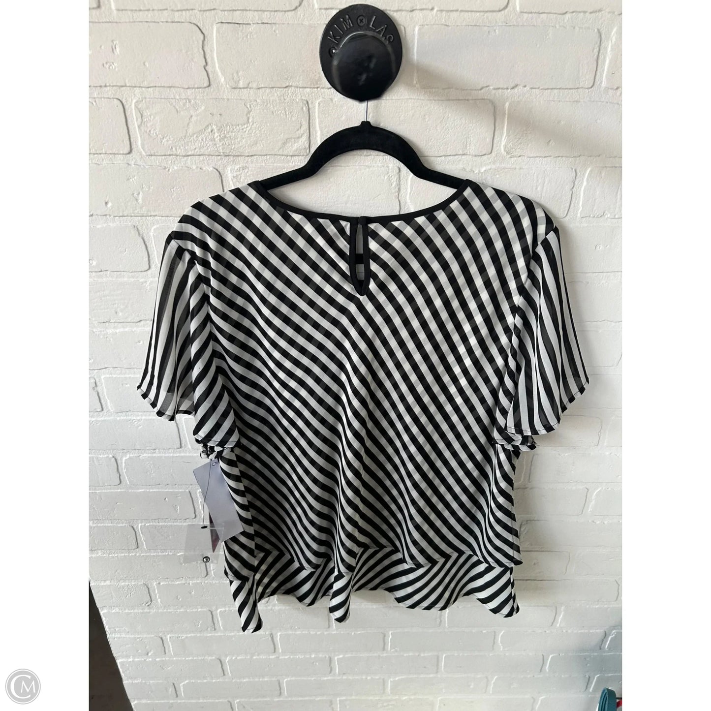 Top Short Sleeve By Vince Camuto In Black & Tan, Size: Xxl