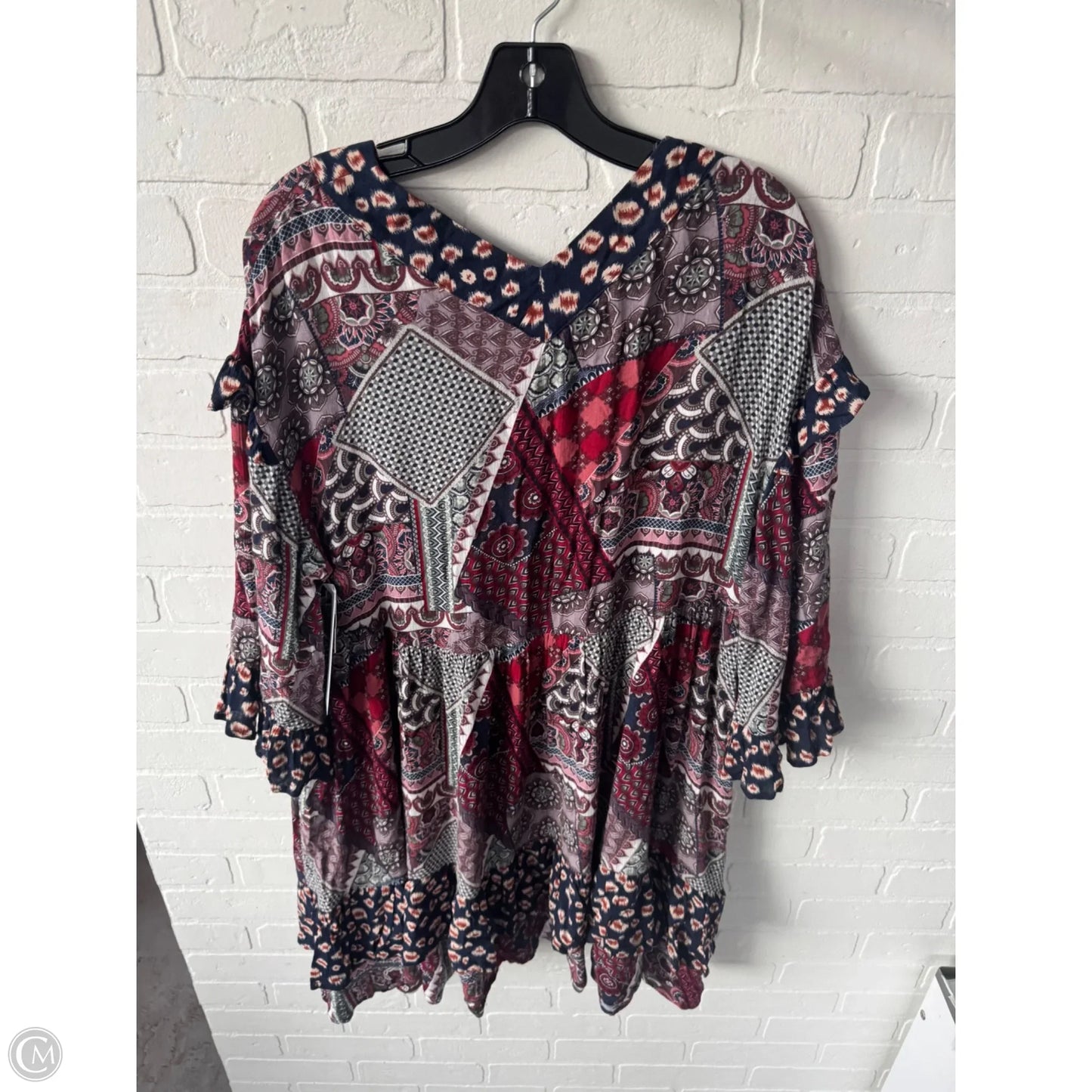 Dress Casual Short By Three Bird Nest In Grey & Red, Size: M