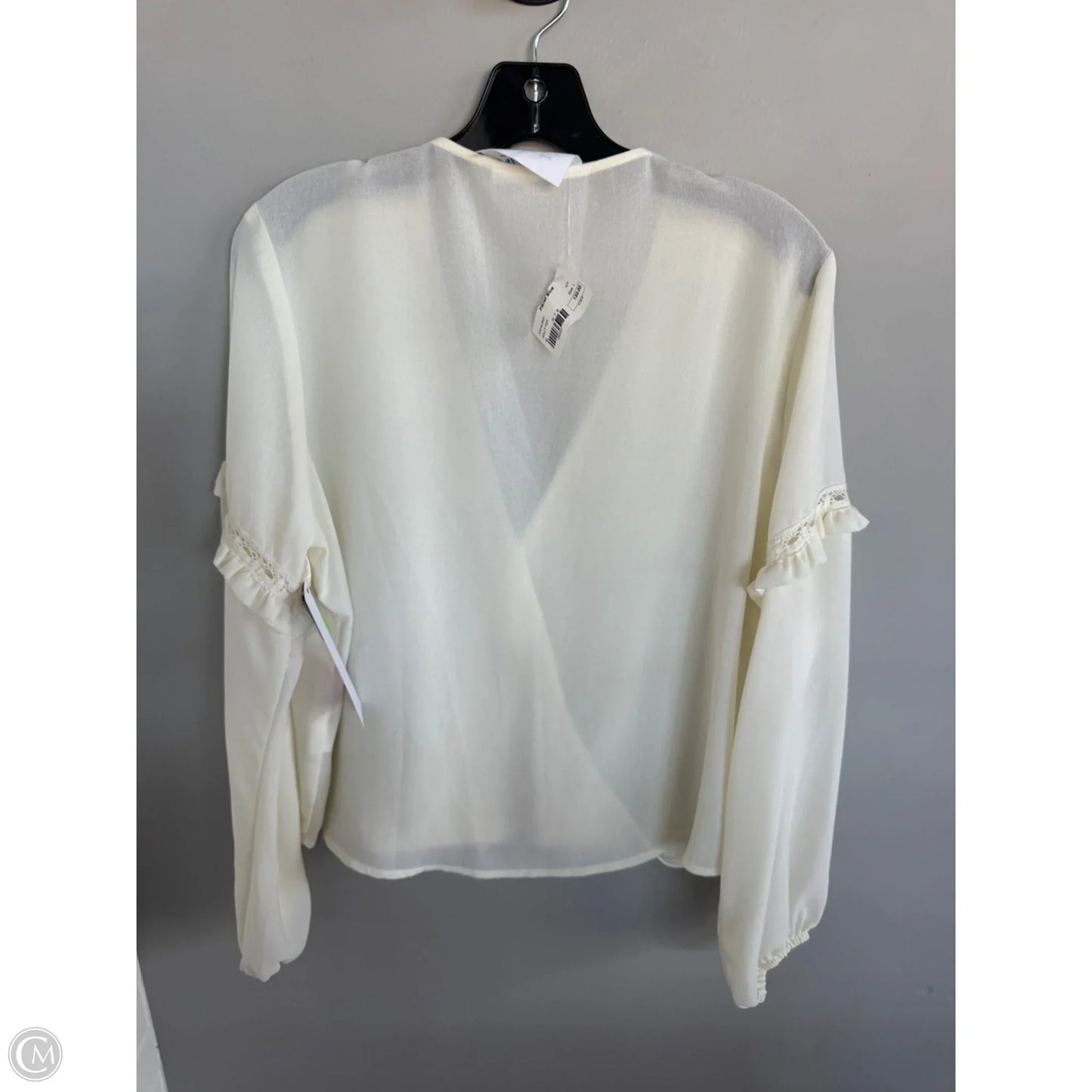 Top Long Sleeve By Clothes Mentor In Cream, Size: L