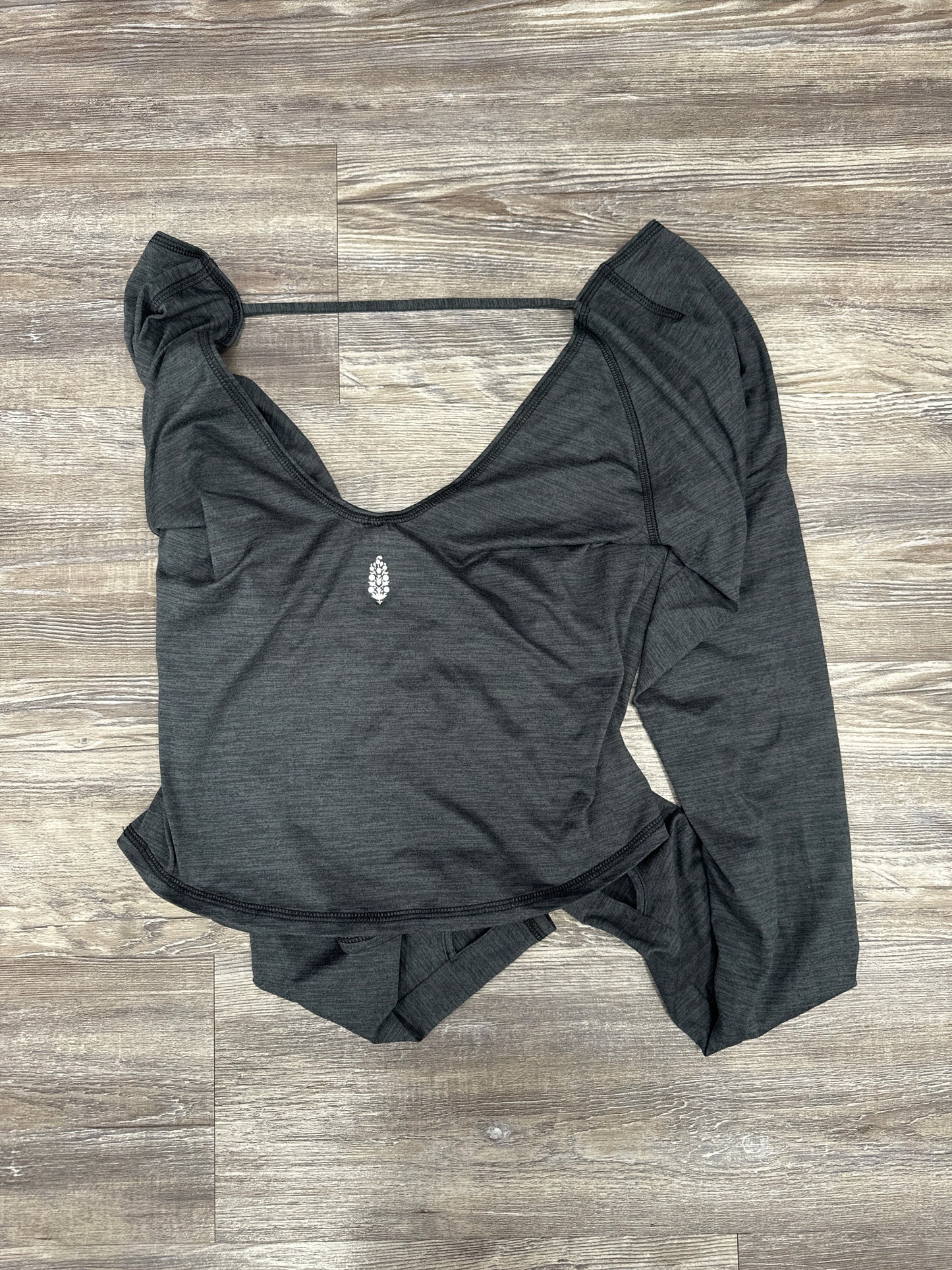 Athletic Top Long Sleeve Crewneck By Free People In Grey, Size: M