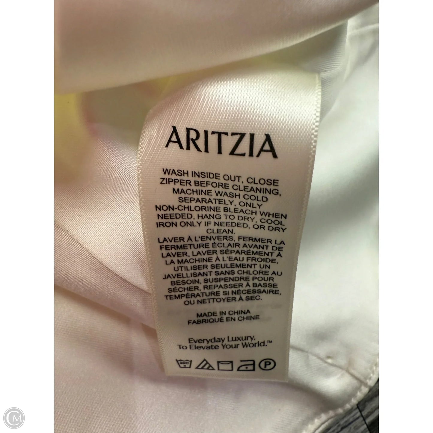 Top Sleeveless By Aritzia In Cream, Size: M