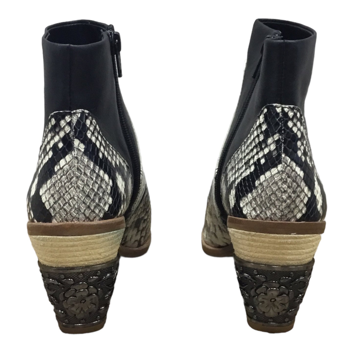 Boots Ankle Heels By Gianni Bini Size: 6