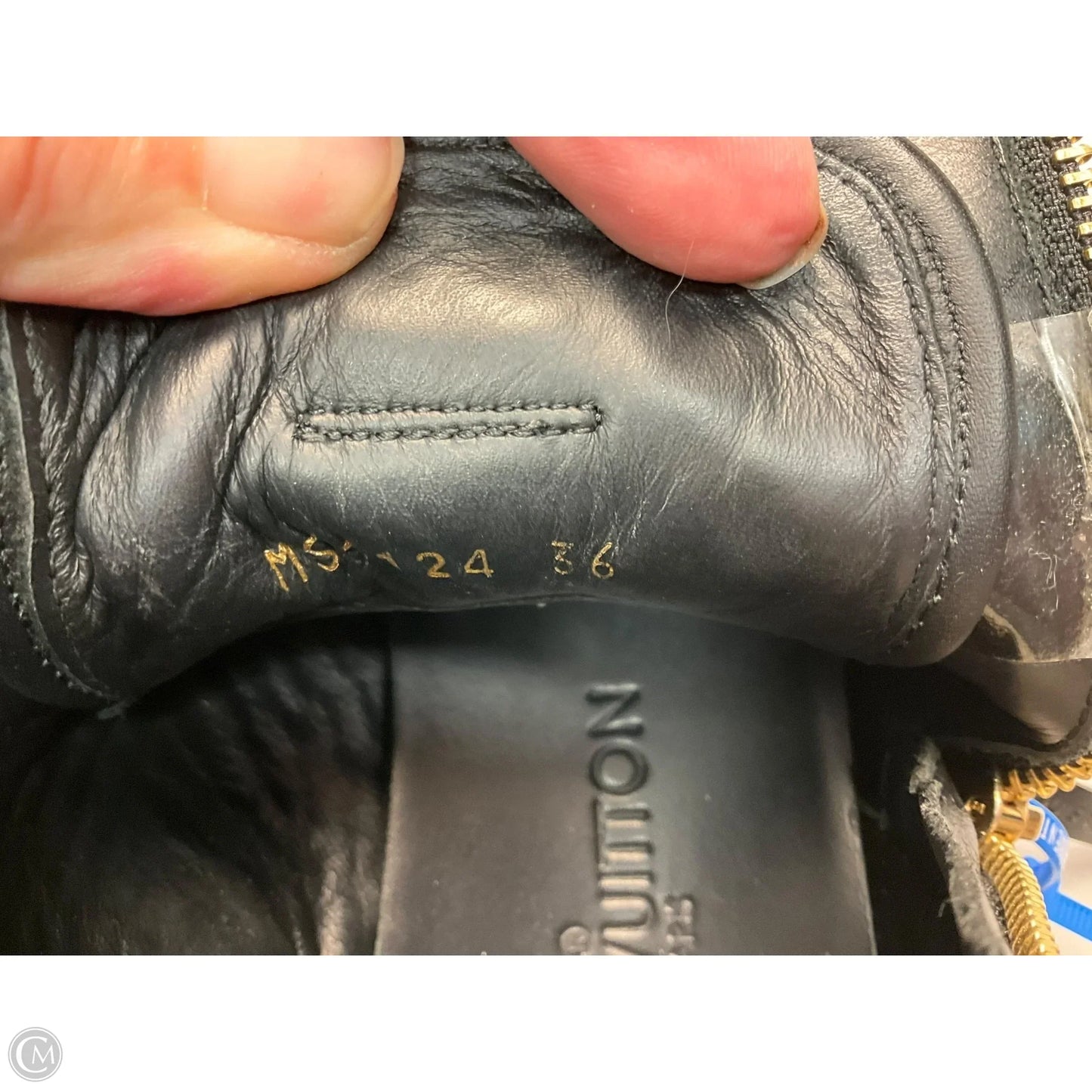 Shoes Luxury Designer By Louis Vuitton In Black, Size: 6