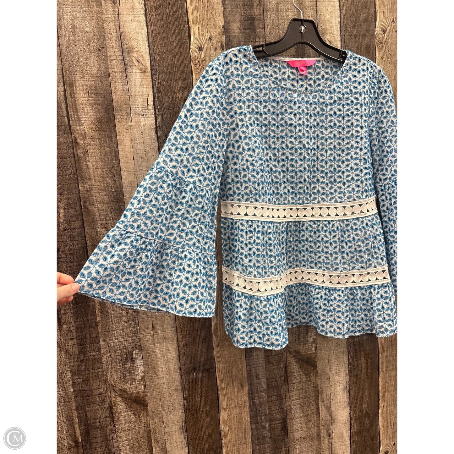 Top 3/4 Sleeve Designer By Lilly Pulitzer In Blue & White, Size: S