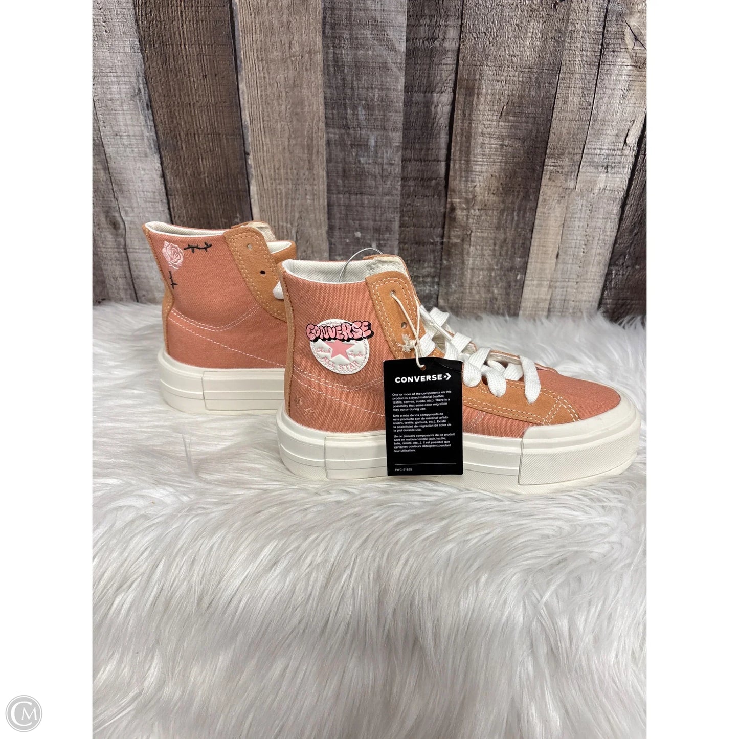 Shoes Sneakers By Converse In Peach, Size: 5.5