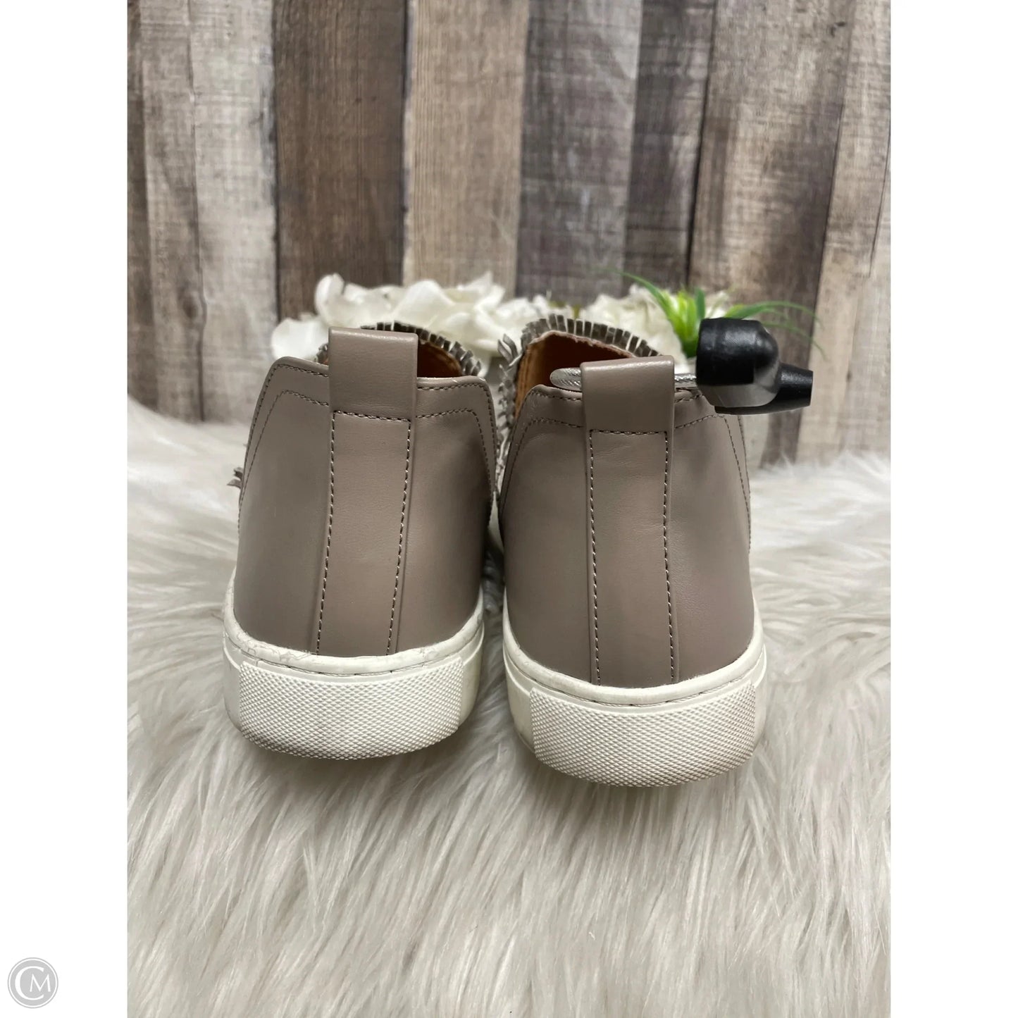Shoes Flats By Indigo Rd In Taupe, Size: 8.5