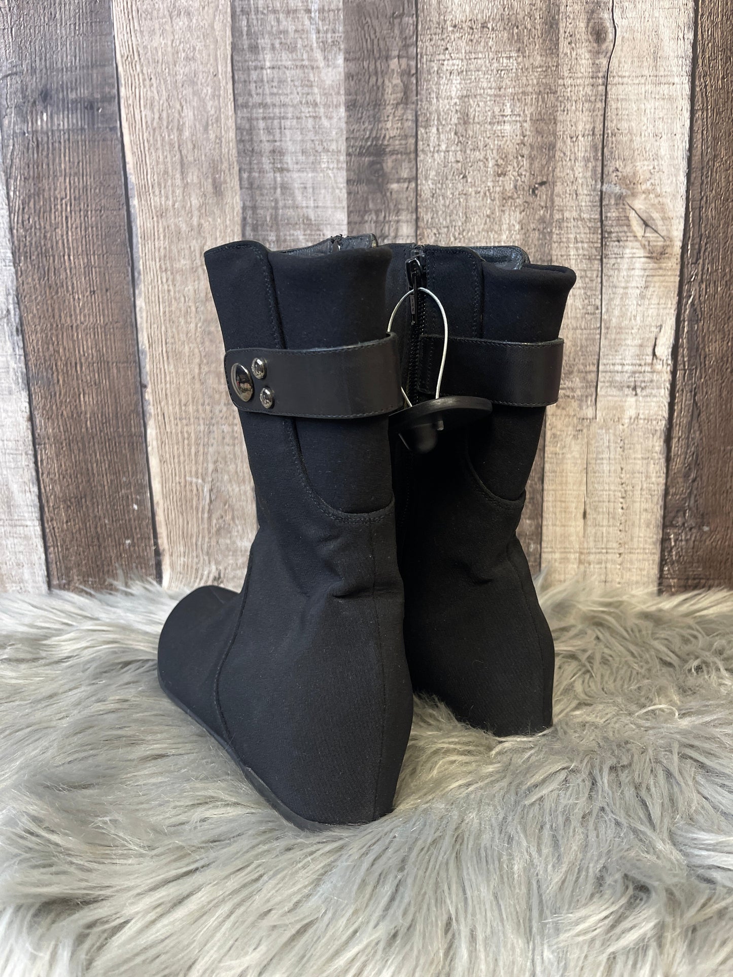 Boots Ankle Flats By Stuart Weitzman Size: 6