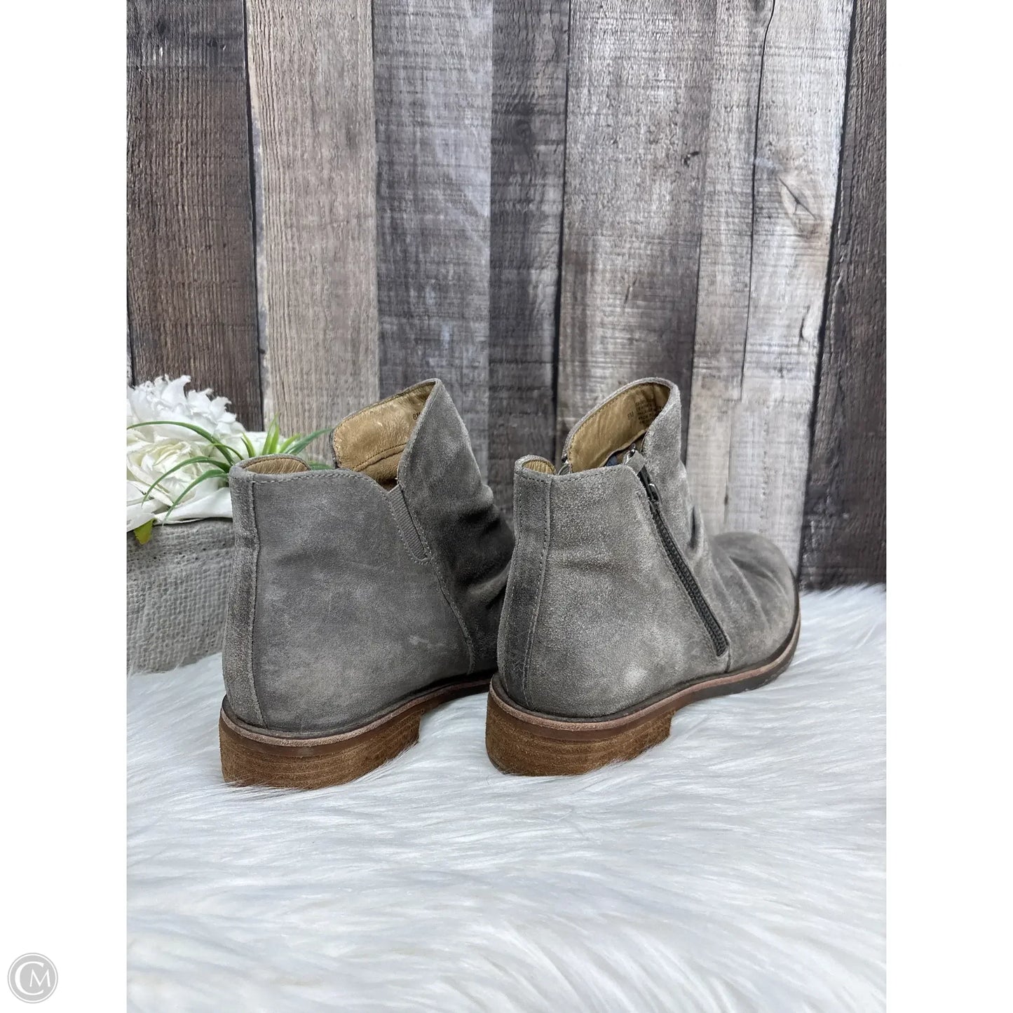 Boots Ankle Flats By Sofft In Taupe, Size: 8