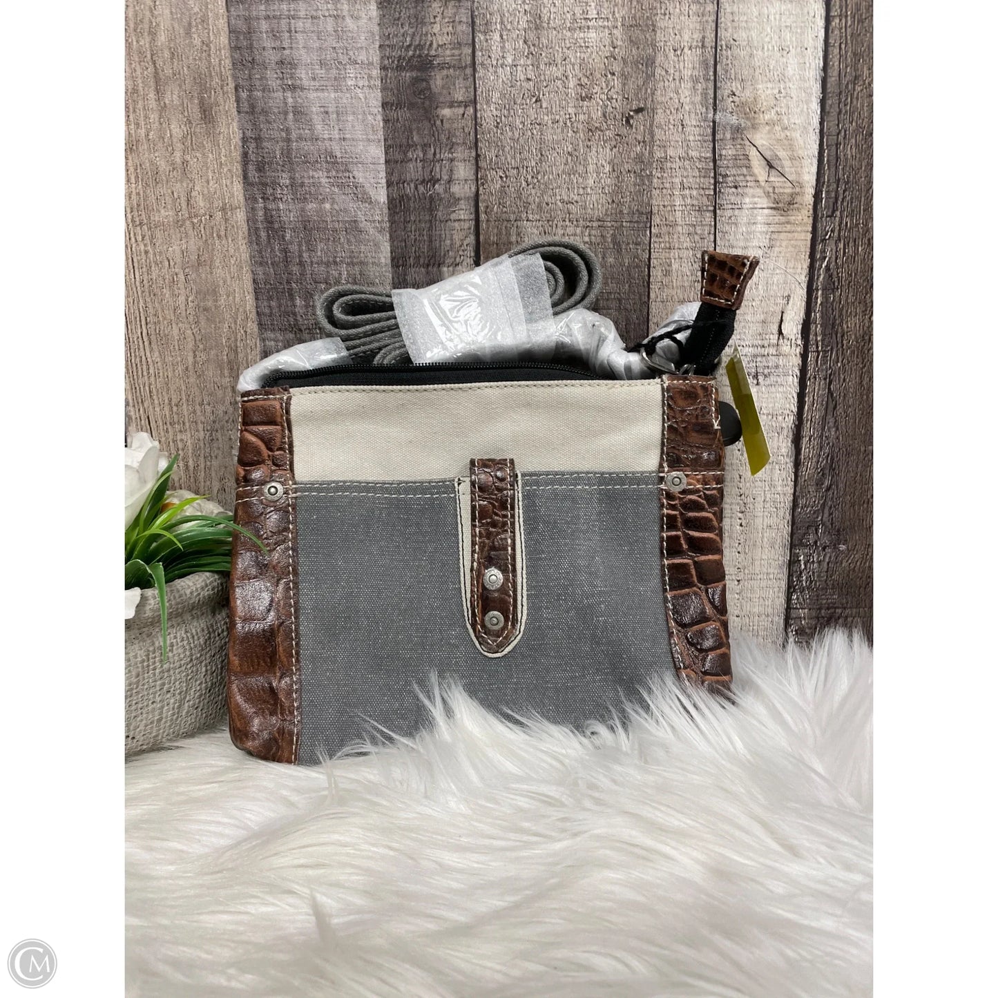 Crossbody Leather By Mono B, Size: Medium