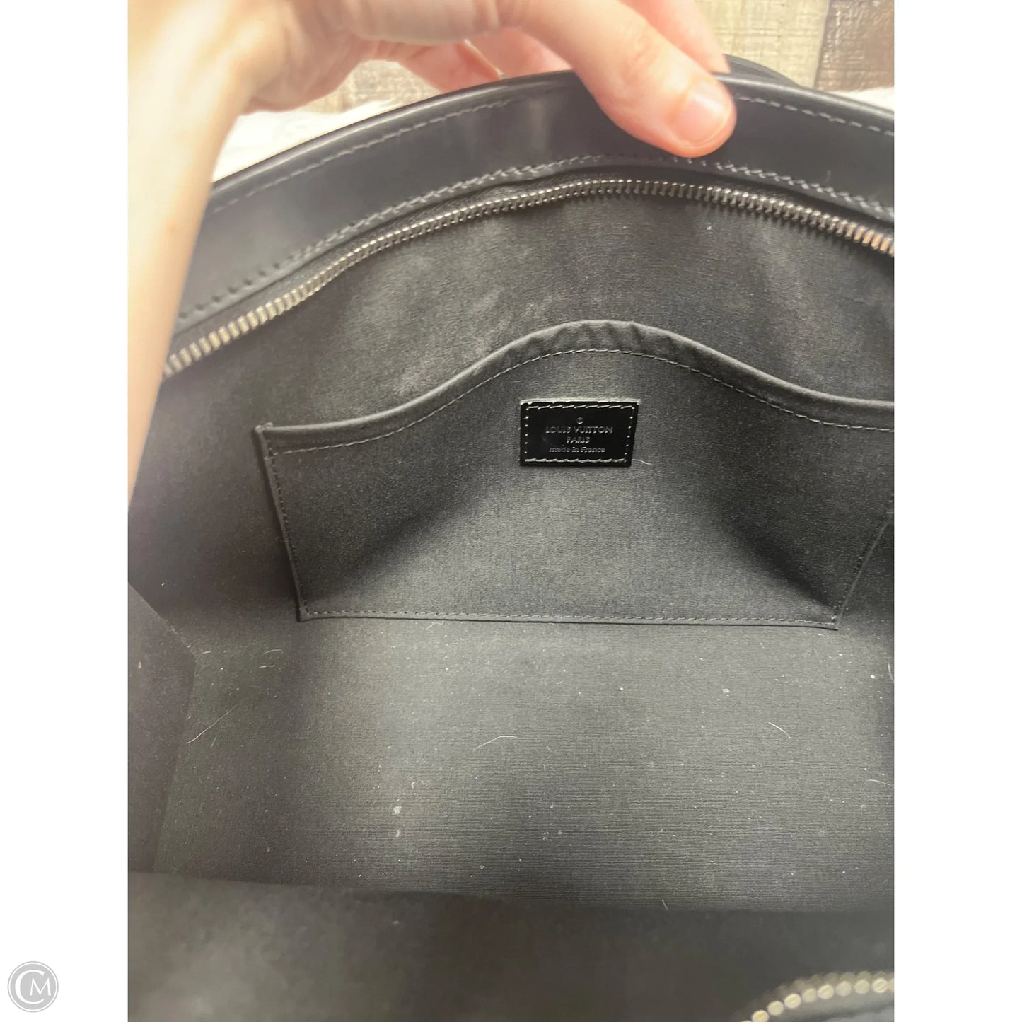 Handbag Luxury Designer By Louis Vuitton, Size: Medium