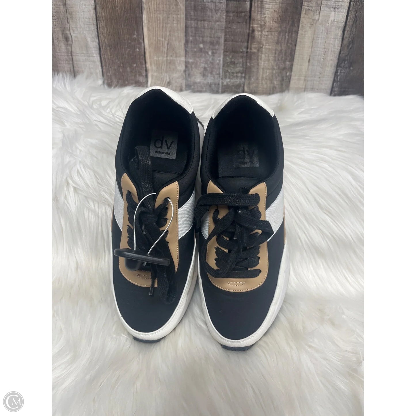 Shoes Sneakers By Dolce Vita In Black & White, Size: 7.5