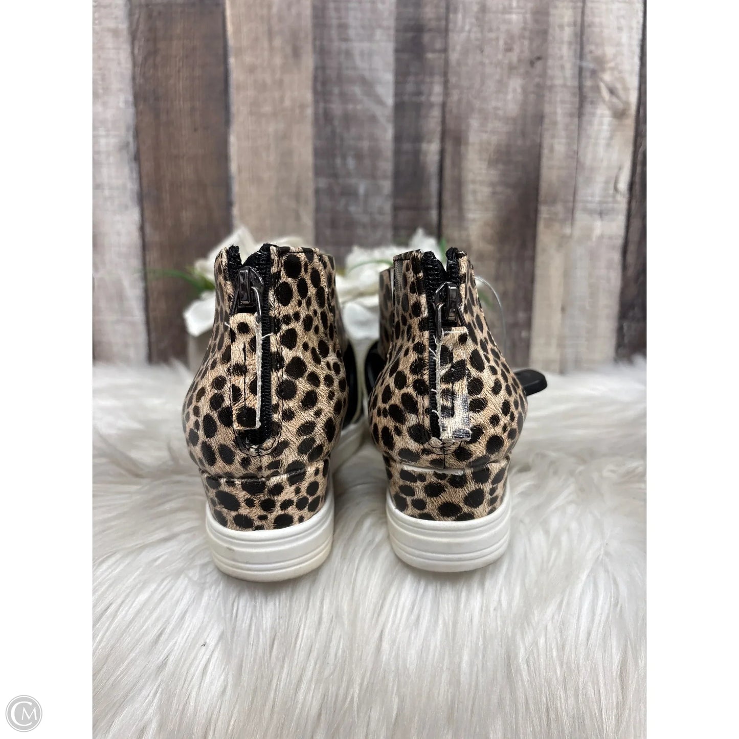 Shoes Flats By Restricted In Animal Print, Size: 6.5