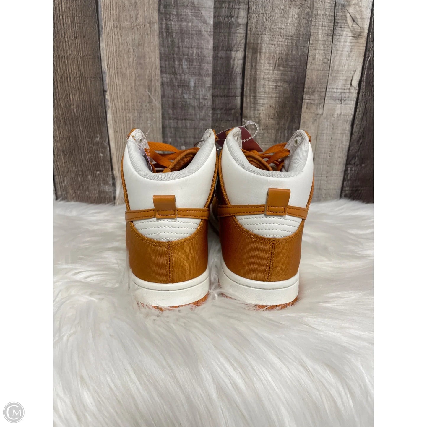 Shoes Athletic By Nike In Bronze, Size: 6