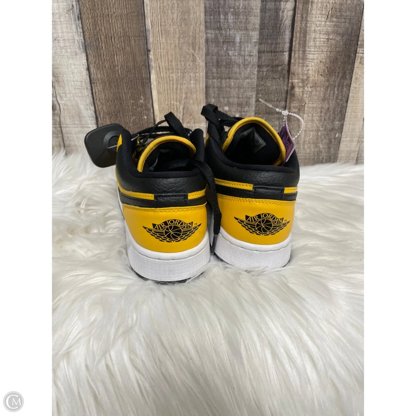 Shoes Luxury Designer By Jordan In Black & Yellow, Size: 8