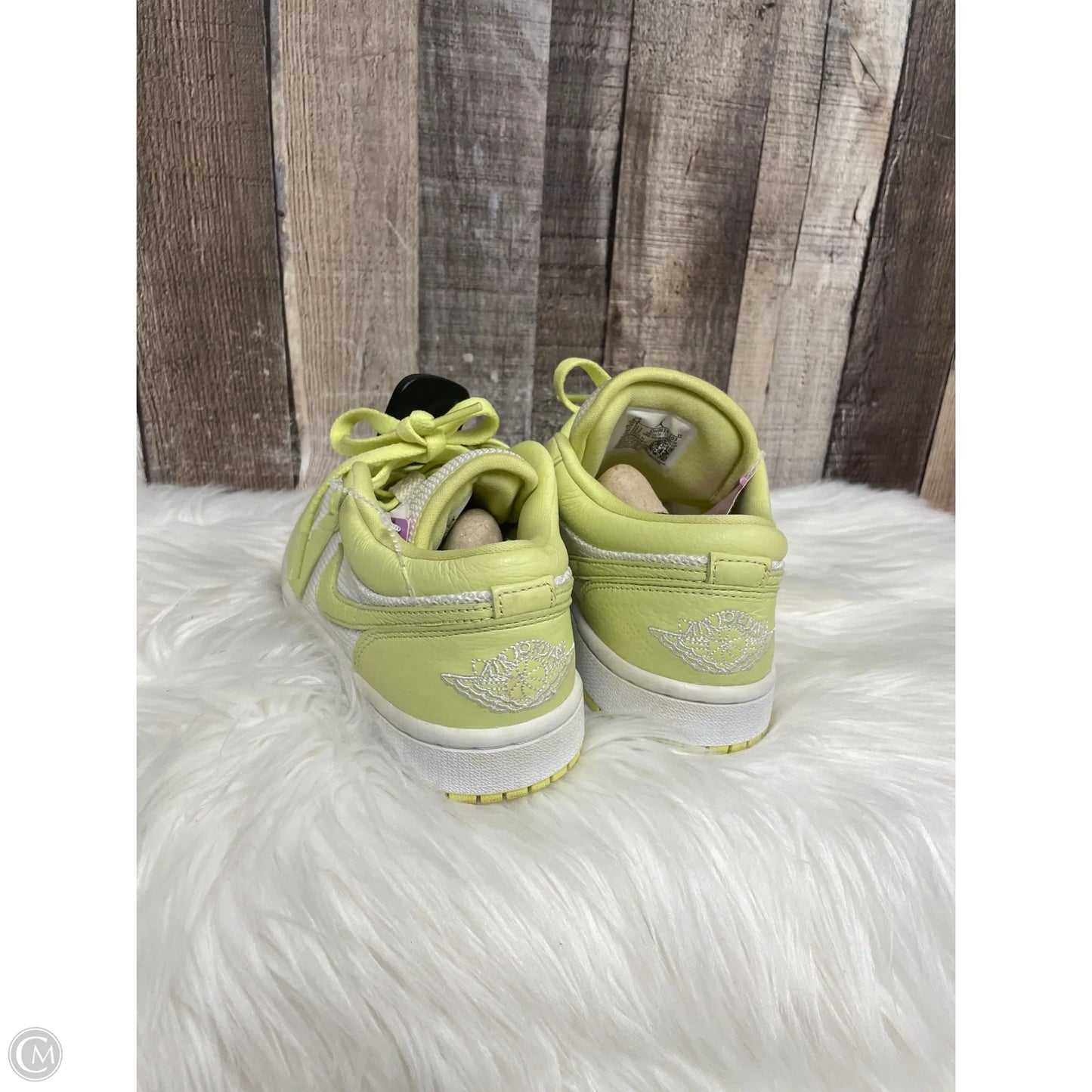Shoes Luxury Designer By Jordan In Green, Size: 6.5