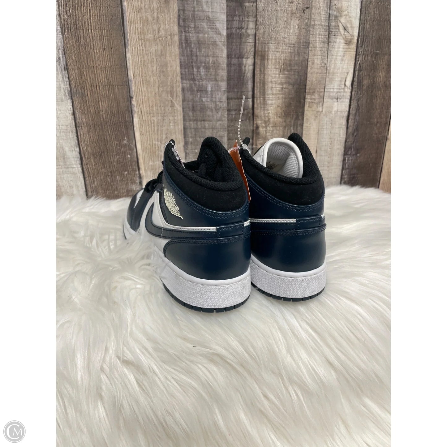 Shoes Luxury Designer By Jordan In Navy, Size: 8.5
