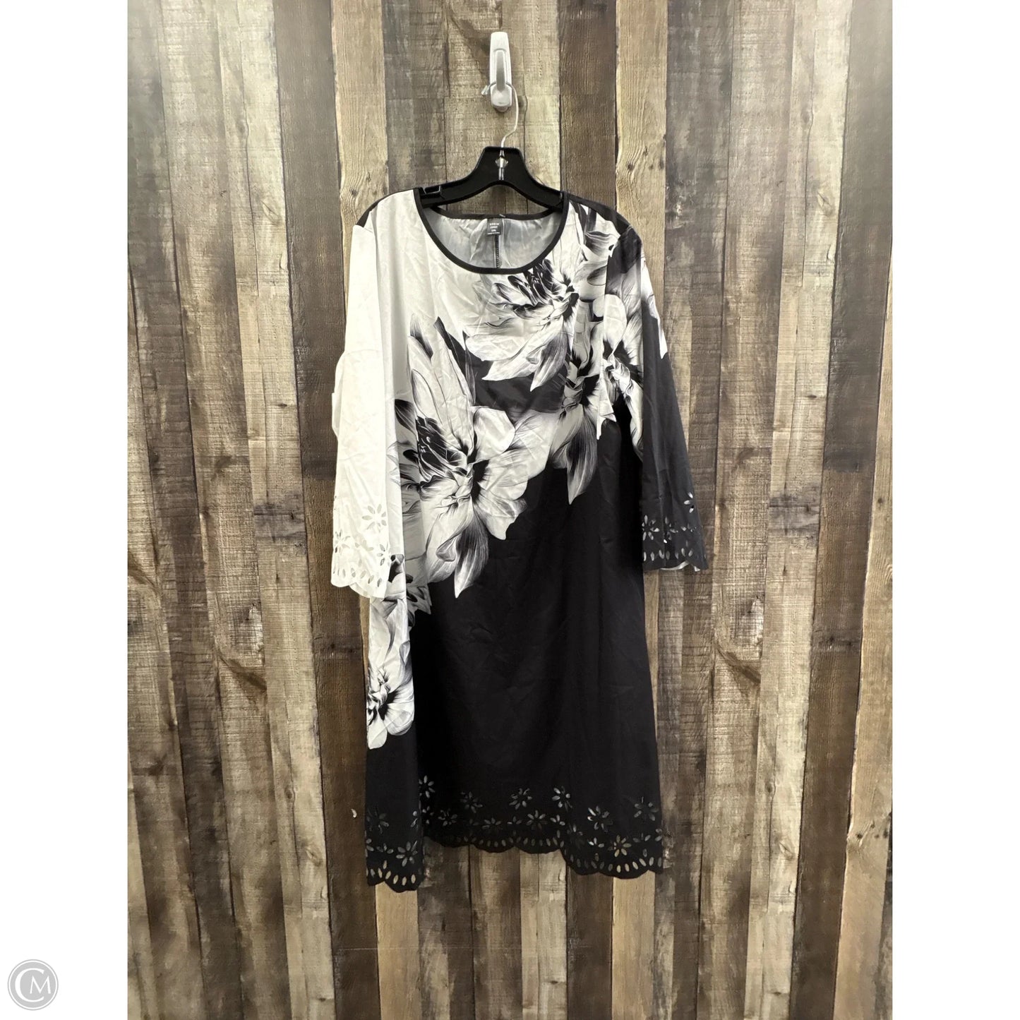 Dress Casual Short By Shein In Black & White, Size: 1x