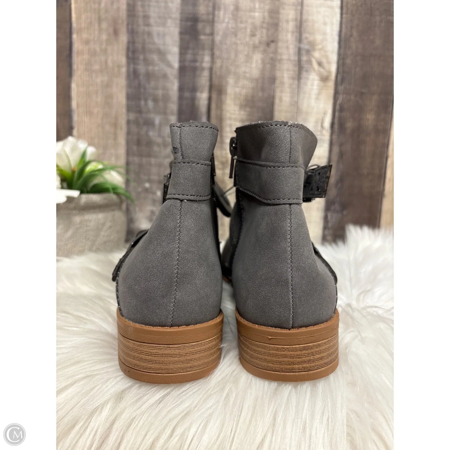 Boots Ankle Flats By American Eagle In Grey, Size: 9