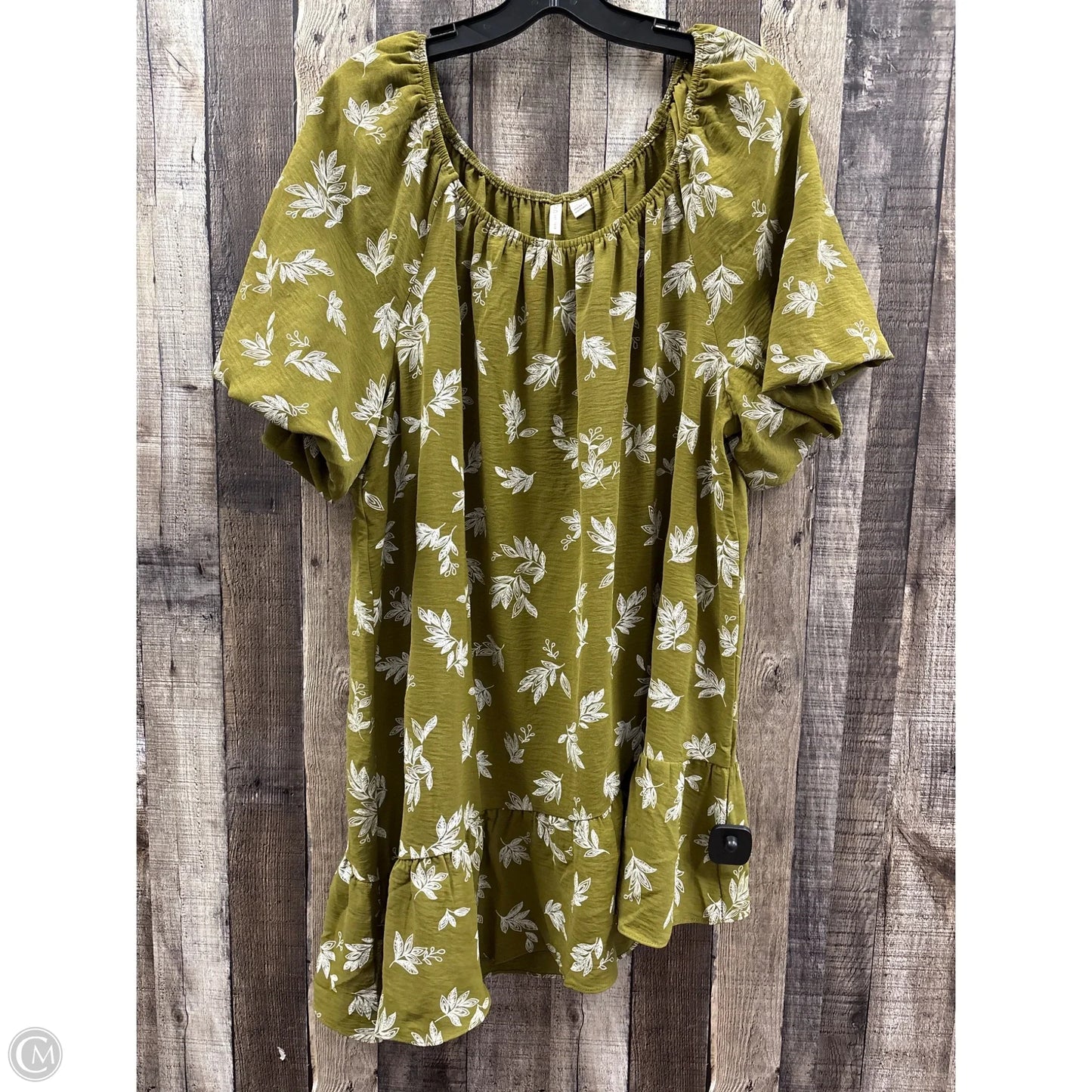 Top Short Sleeve By Cato In Green, Size: 1x